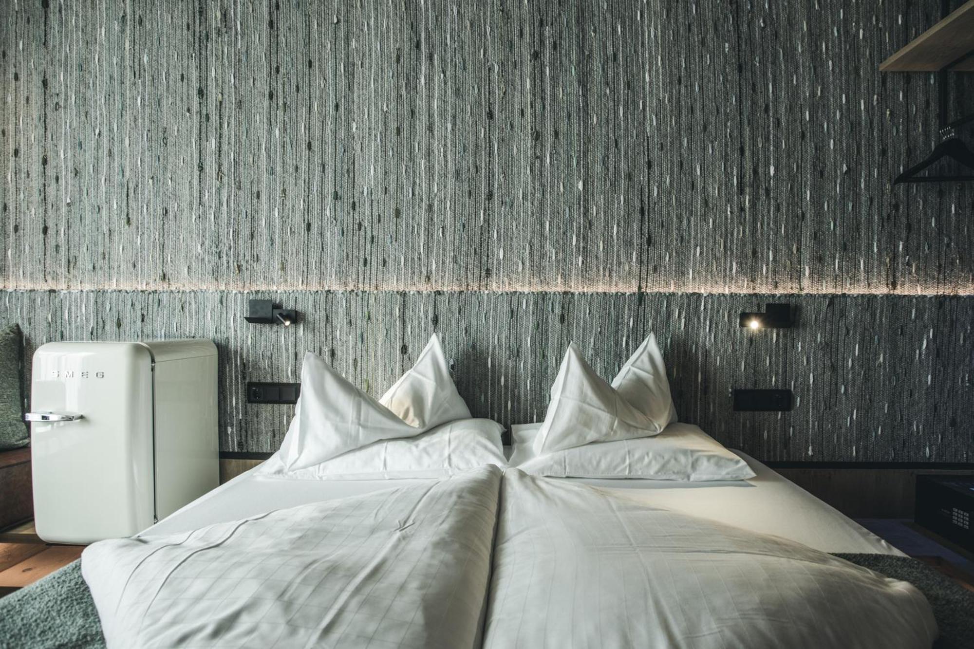 Hotel Arlmont 4 Stern Superior Санкт Антон ам Арлберг Стая снимка